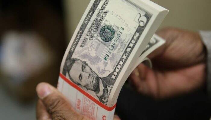 Notas de dólar — Foto: Gary Cameron/Reuters